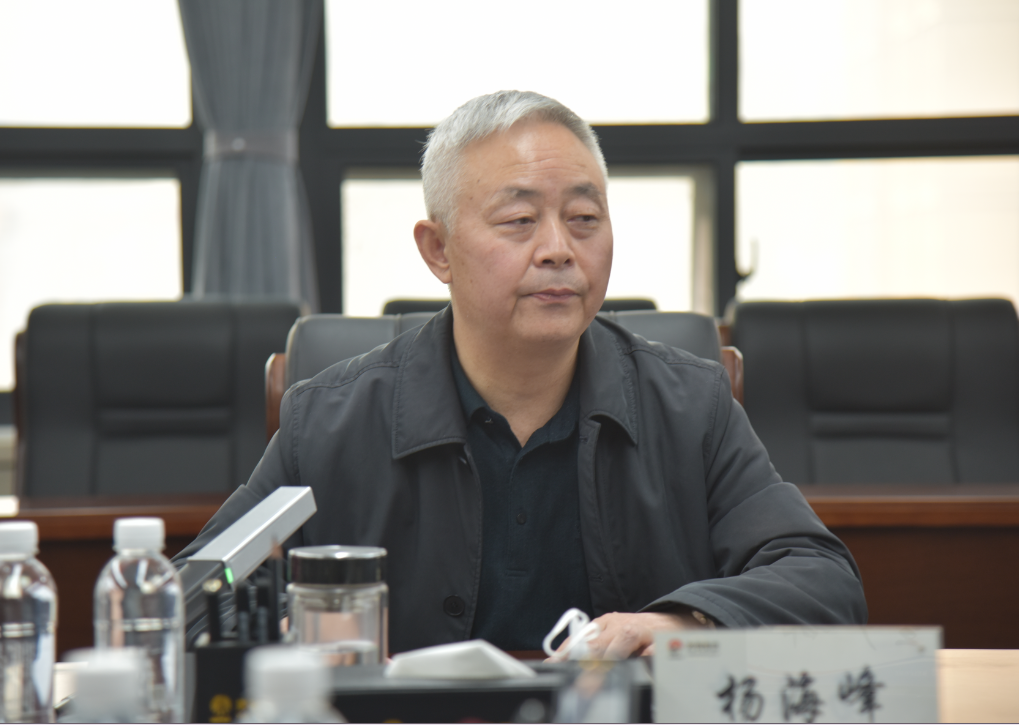 陜鋼集團(tuán)黨委理論學(xué)習(xí)中心組學(xué)習(xí)中共中央政治局民主生活會(huì)、中央經(jīng)濟(jì)工作會(huì)議、全國(guó)宣傳部長(zhǎng)會(huì)議、中共陜西省委十四屆三次全會(huì)精神