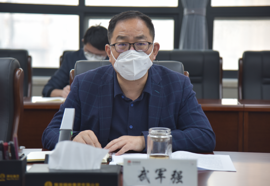 陜鋼集團(tuán)黨委理論學(xué)習(xí)中心組學(xué)習(xí)中共中央政治局民主生活會(huì)、中央經(jīng)濟(jì)工作會(huì)議、全國(guó)宣傳部長(zhǎng)會(huì)議、中共陜西省委十四屆三次全會(huì)精神