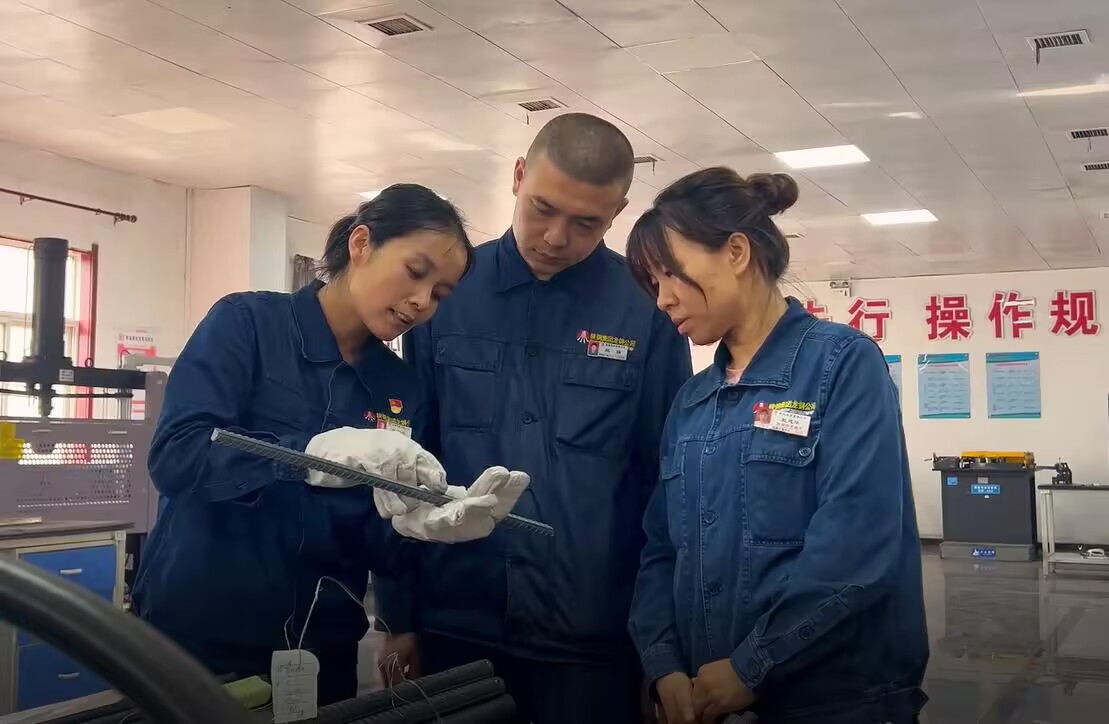 精益求精樹質(zhì)檢權(quán)威 追求卓越讓顧客滿意 ——記全國質(zhì)量信得過班組建設(shè)水平“五星級(jí)”班組檢驗(yàn)計(jì)量中心產(chǎn)品質(zhì)量檢驗(yàn)班