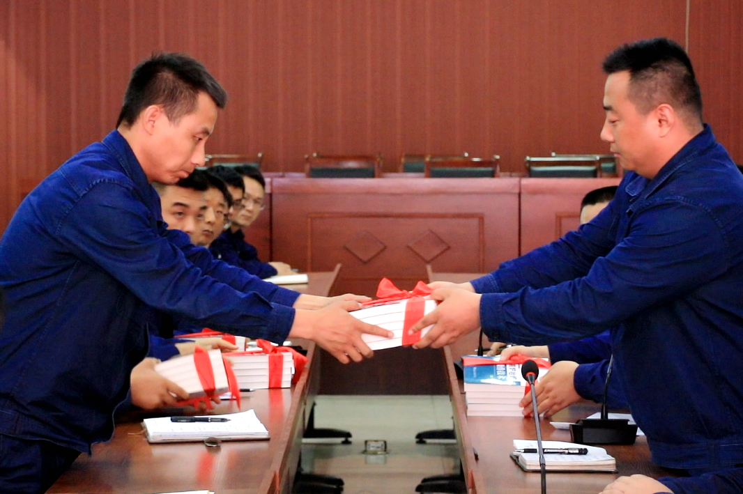 科學引導，創造平臺，打造鐵前系統一流技術團隊——龍鋼公司煉鐵廠推進專業技術人才培養工作側記